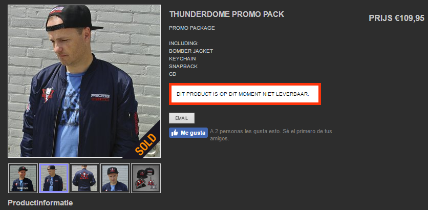 Dj Promo luciendo las prendas de su Pack. Foto de la Thunderdome Shop.